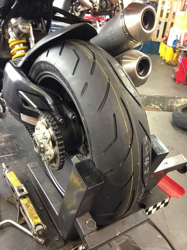 Bridgestone_Battlax_S20_EVO
