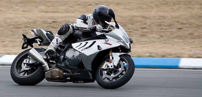 BMW_S1000RR_track_right_side
